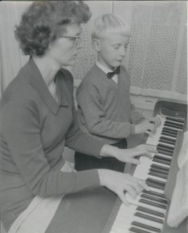 s TON and mother 1960 PIANO