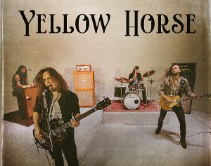 Yellow Horse: teledysk do piosenki o nieszczęśliwej miłości